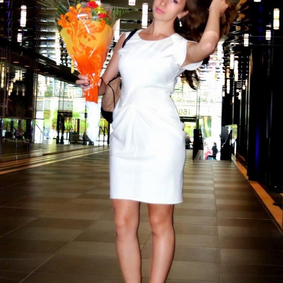 Guess Dresses & Skirts - GUESS off-white dress
